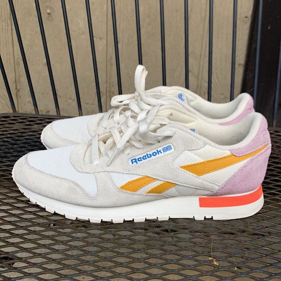 Women’s Reebok Classics - Picture 5 of 13